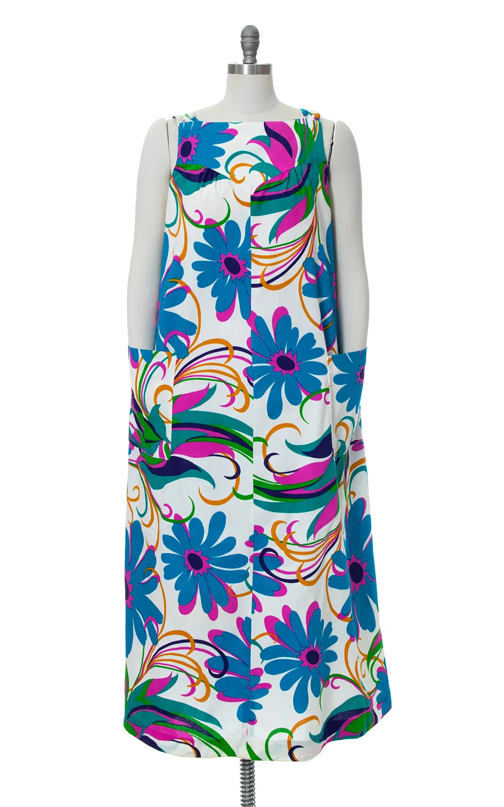 1970s Bold Floral Maxi Dress with Pockets | small/medium