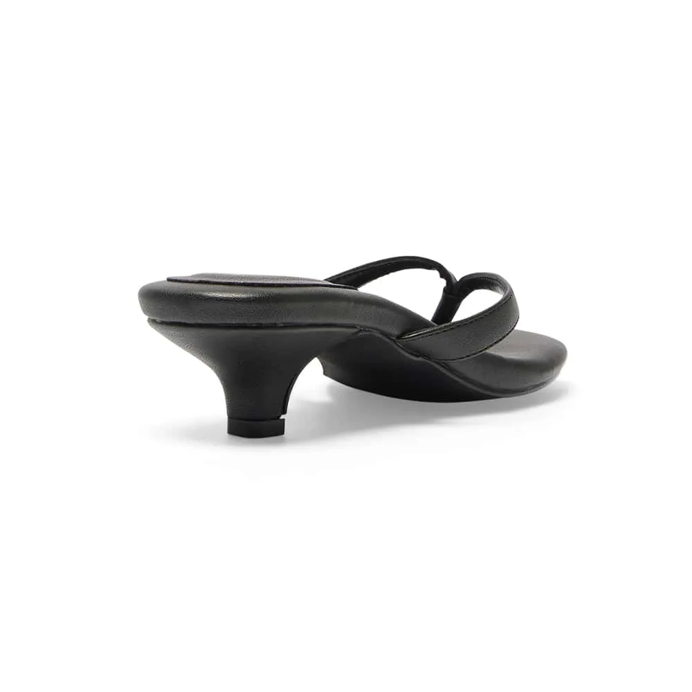 Malta Thongs in Black Smooth