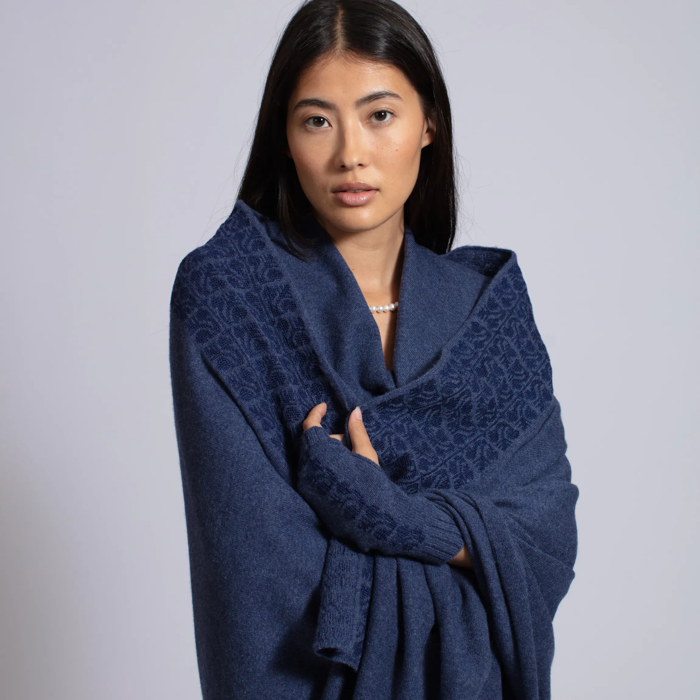 NOTTE BLUE CASHMERE SHAWL